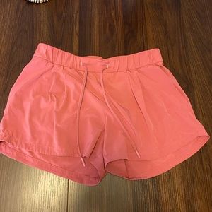 Lululemon Stroll At Sundown Short 3” Size 8